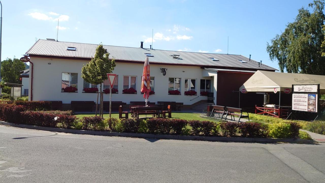 Na Rybnicku Bohutin Hotell Exteriör bild