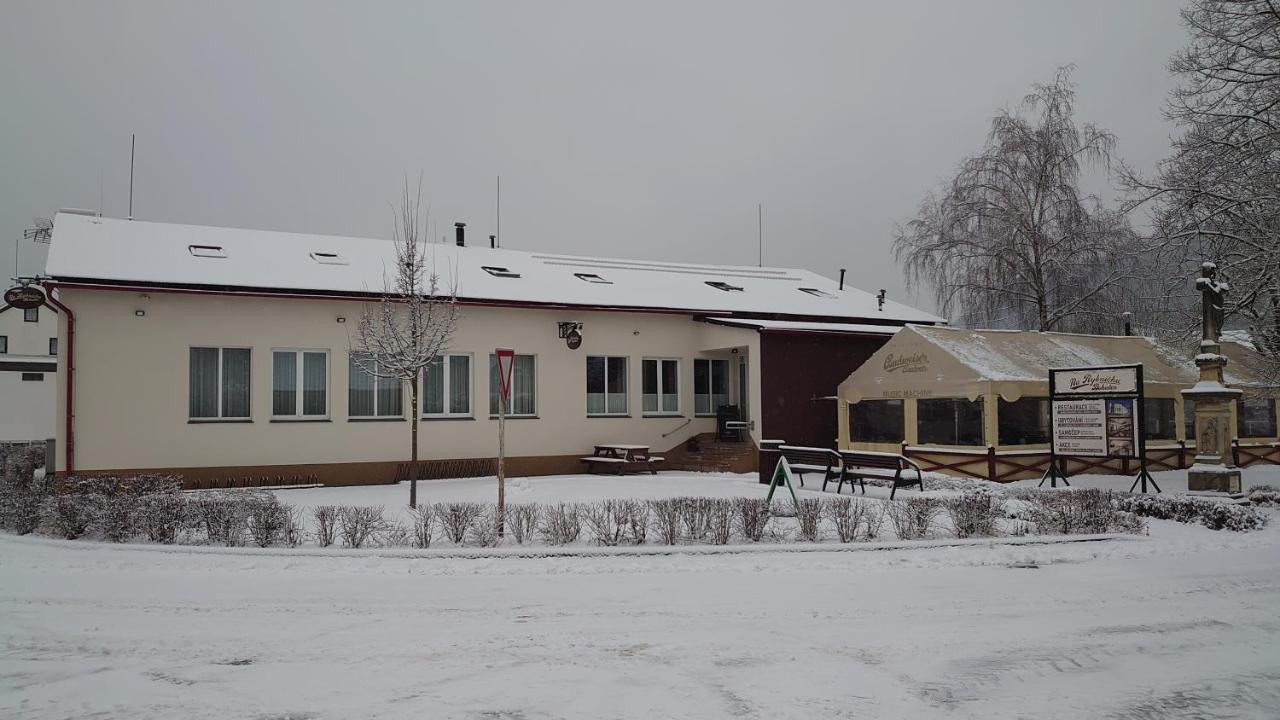 Na Rybnicku Bohutin Hotell Exteriör bild