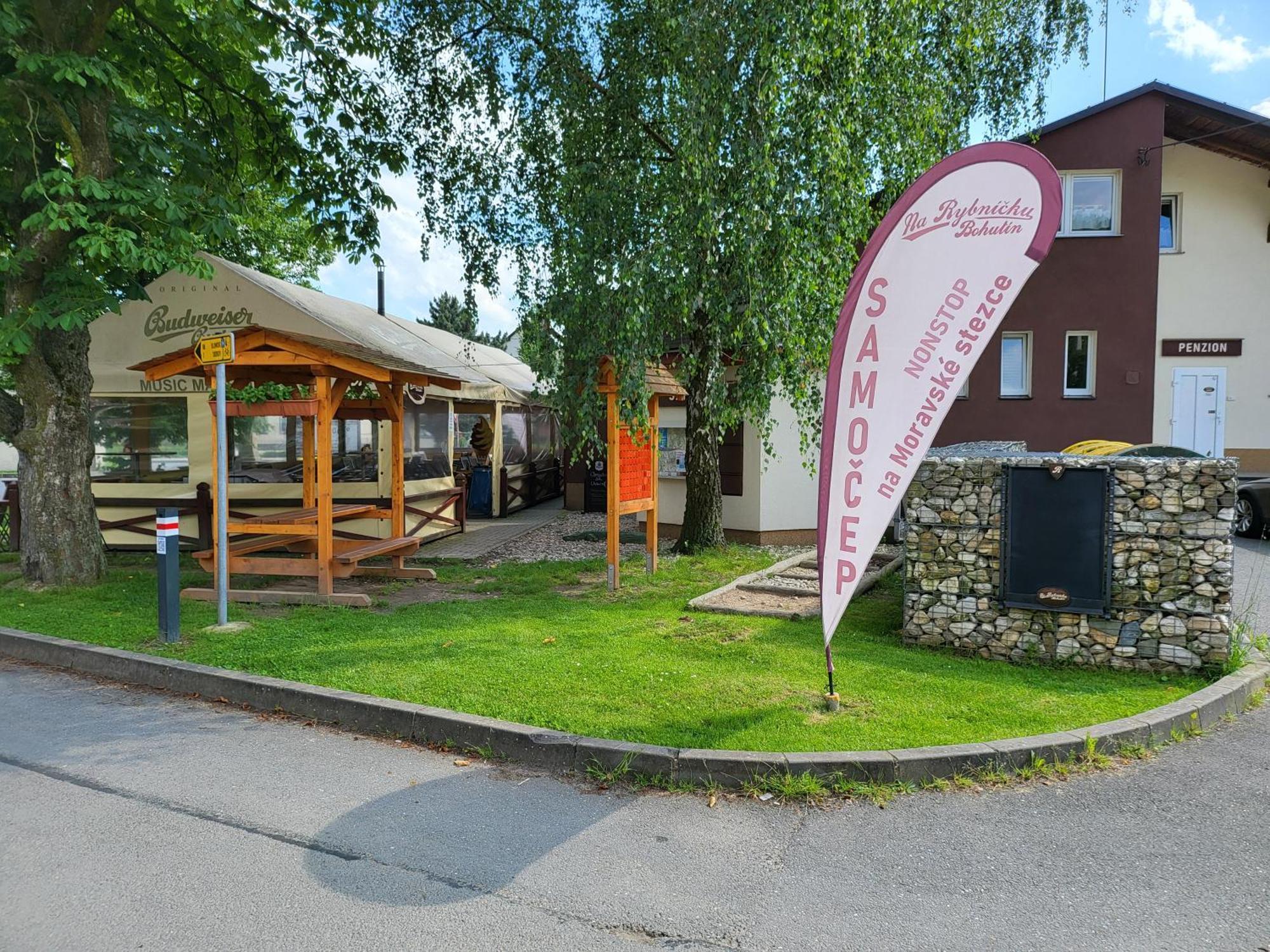 Na Rybnicku Bohutin Hotell Exteriör bild