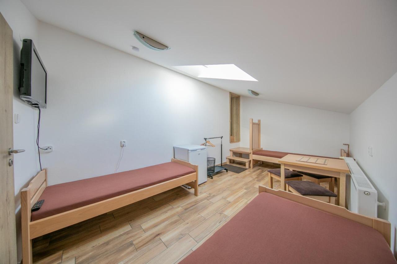Na Rybnicku Bohutin Hotell Exteriör bild