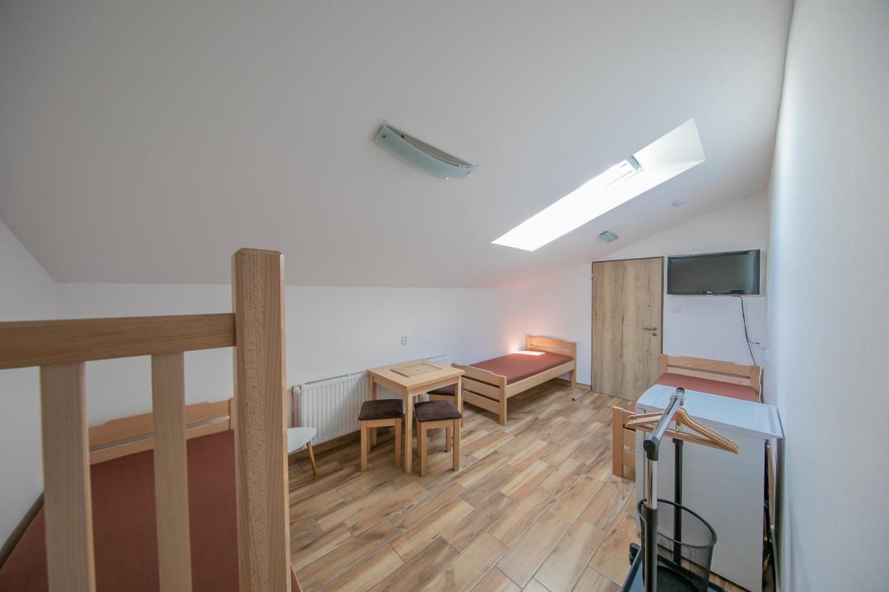 Na Rybnicku Bohutin Hotell Exteriör bild