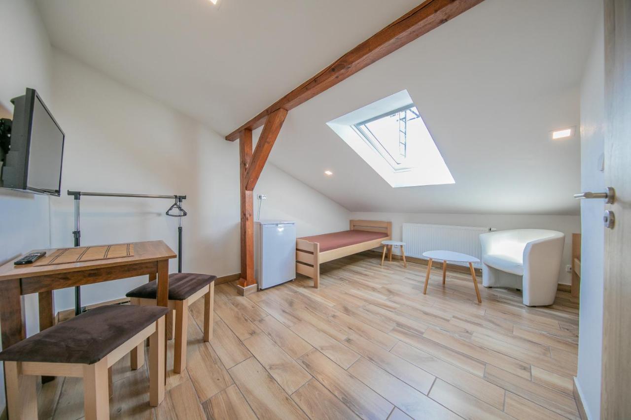 Na Rybnicku Bohutin Hotell Exteriör bild