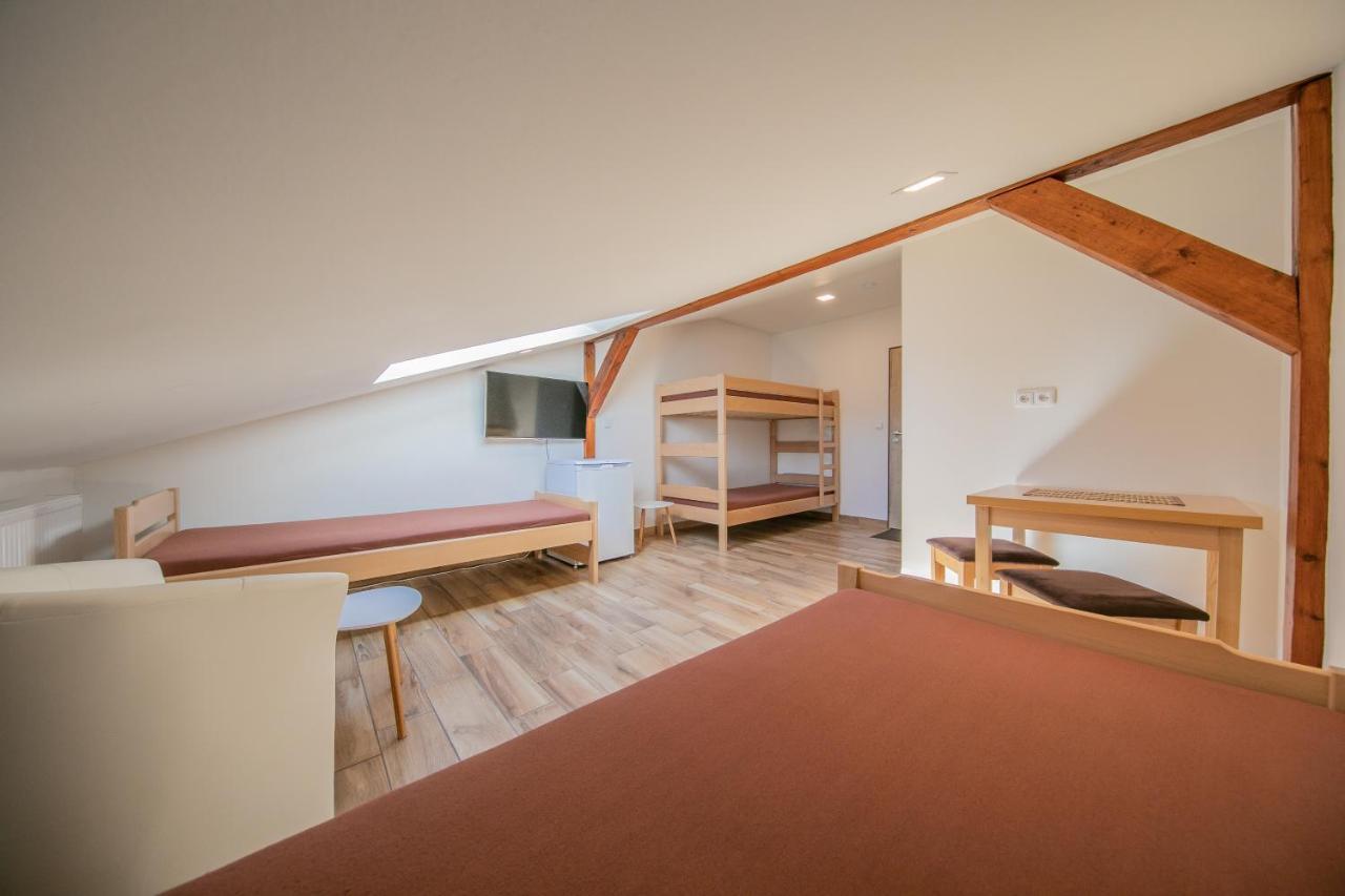 Na Rybnicku Bohutin Hotell Exteriör bild