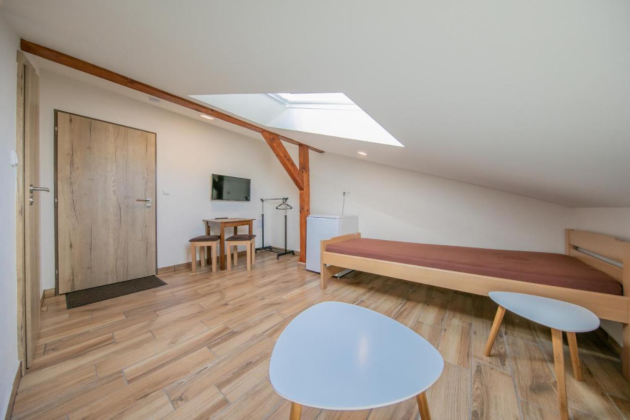 Na Rybnicku Bohutin Hotell Exteriör bild