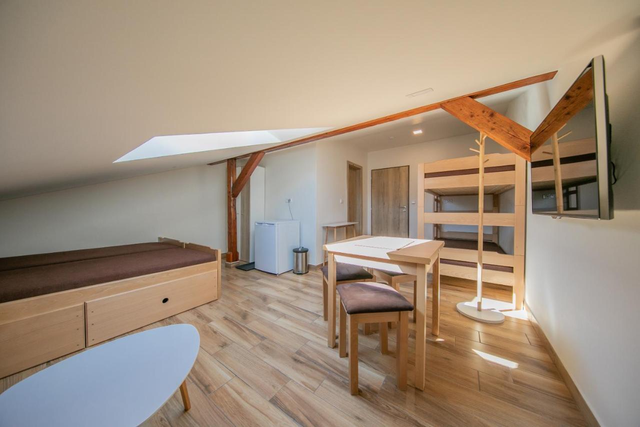 Na Rybnicku Bohutin Hotell Exteriör bild